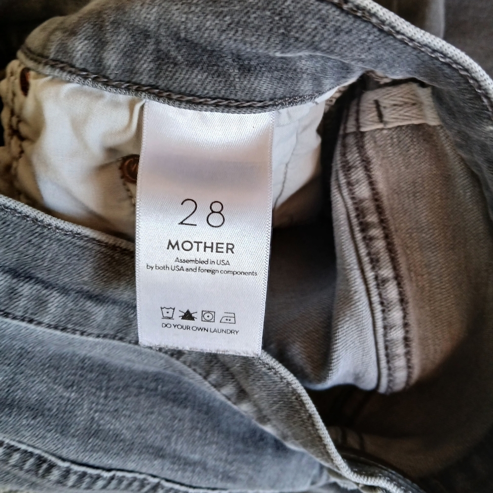 Mother " The Insider Crop Fray" Wash: To the Moon and Back. Size 28 - Picture 5 of 7